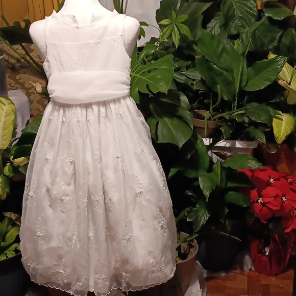 GIRLS CINDERELLA DRESS SIZE 7 - Picture 2 of 10